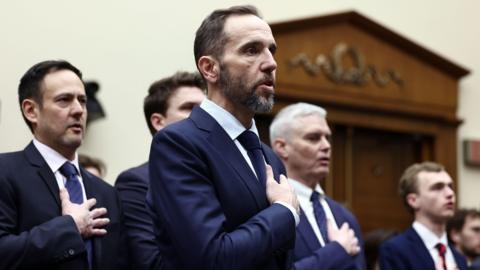 Jack Smith điều trần trước các nhà lập pháp về cuộc điều tra của ông đối với Trump - BBC News