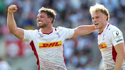Will Evans (L) and Louis Lynagh of Harlequins celebrate