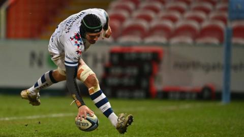 Bristol edge out Gloucester