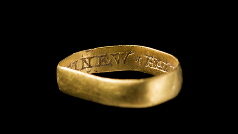 A post-Medieval gold ring, found in Llanfair Dyffryn Clwyd Community, Denbighshire