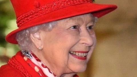 Queen Elizabeth smiles at Windsor Castle