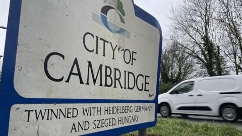 Cambridge City road sign