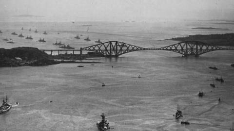 Allied forces rounding up German ships