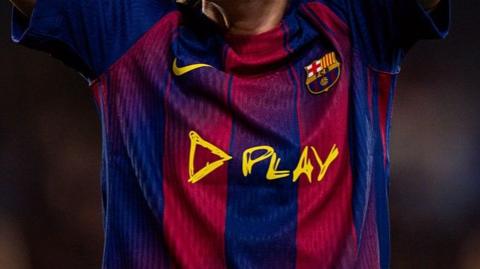 Claudia Pina of FC Barcelona reacts during the match between Barcelona and Granada 