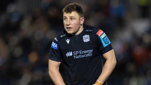 Duncan Weir in action for Glasgow