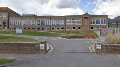 Outside view of Cavendish School in Eastbourne