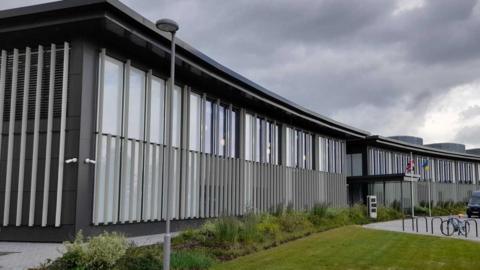 Computer graphic of New Shire Hall, Cambridgeshire County Council's headquarters