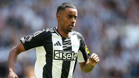 Alexander Isak runs