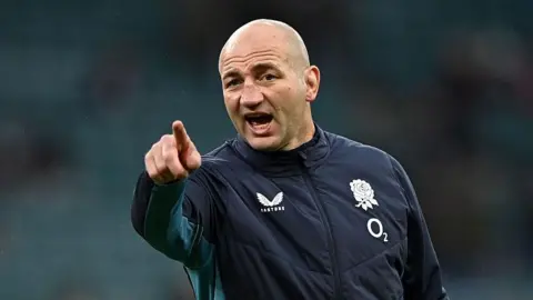 England head coach Steve Borthwick points during pre-match warm-ups