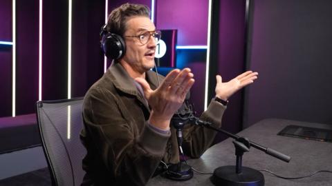 Pedro Pascal in the Radio 1 studio 