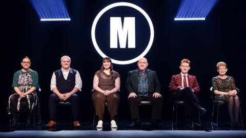 L-R: Lorna Frankel, Ross Taylor, Danielle Connolly, David Ford, Miles Searle, Diane Howe, in the Mastermind studio