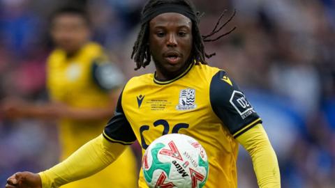 Keenan Appiah-Forson in action for Southend United