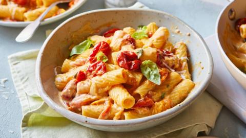 Creamy tomato pasta
