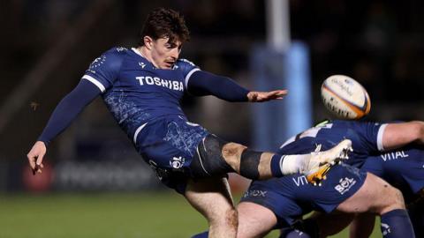 Raffi Quirke kicking