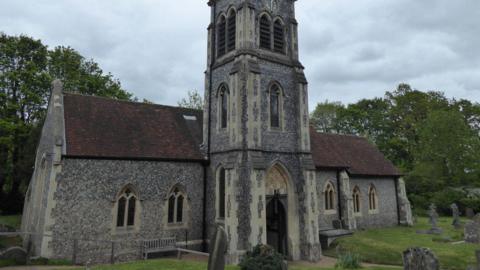 St Leonard's church in Chesham Bois