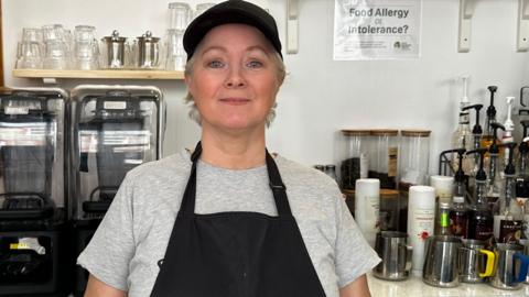 Sarah Powney, Heavenly Vegan Cafe