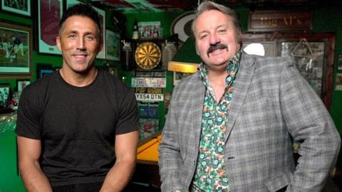 Gavin Henson (L) meets Mike Bubbins