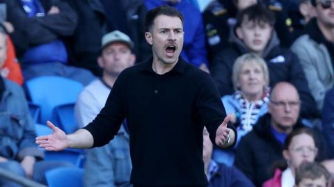 Aaron Ramsey on the sidelines 