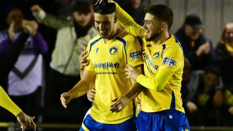 Solihull celebrate scoring