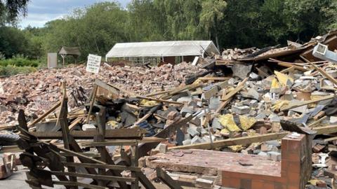 Demolished pub 