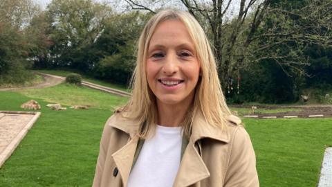 Sian Lewis
