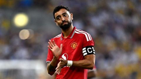 Manchester United skipper Bruno Fernandes 