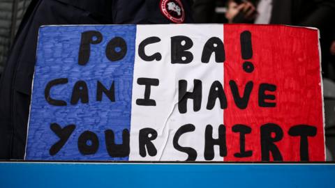 Pogba shirt sign