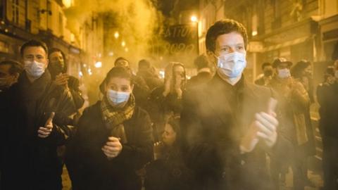 Paris 'funeral' for restaurants and bars