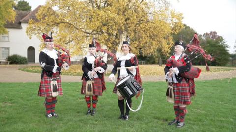 Dagenham Girl Pipers