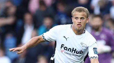 Kenzo Goudmijn in action for Derby County