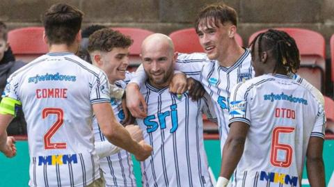 Dunfermline celebrate