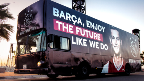 Ajax bus displaying thank you message for Frenkie de Jong