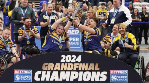 Leeds lift Grand Final trophy