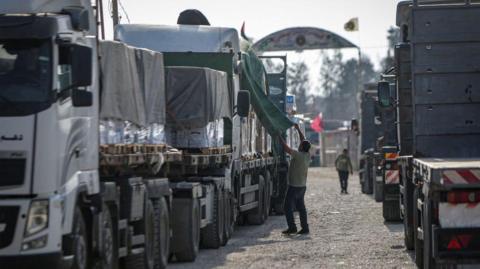 Aid trucks entering Gaza from Egypt via the Rafah crossing