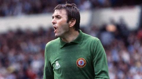 Jimmy Rimmer playing for Aston Villa