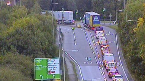 Traffic camera footage of traffic building on the A14 eastbound exit slip at junction J7 Kettering North
