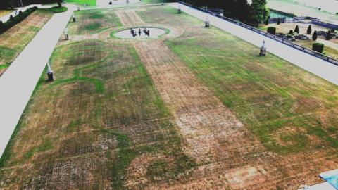 Heat reveals ancient Chatsworth House gardens