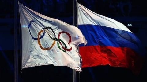 Russia and Olympic flags