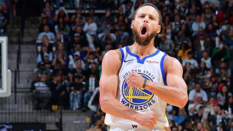Stephen Curry celebrates