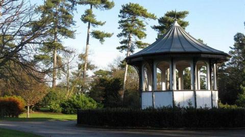 Bedford Park bandstand