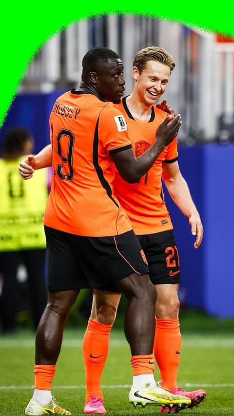 Brian Brobbey and Frenkie de Jong