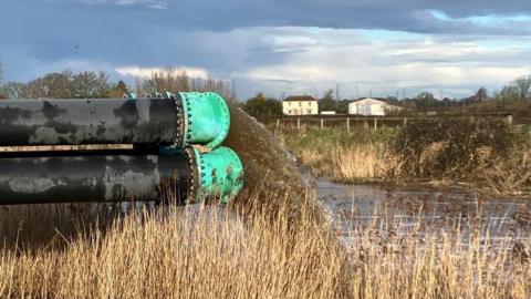 Northmoor new pumps into Parrett