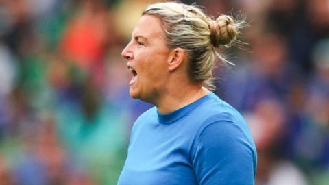 Tanya Oxtoby shouts out instructions to her players during Saturday's game at the Aviva Stadium