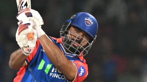 Rishabh Pant batting for Delhi Capitals