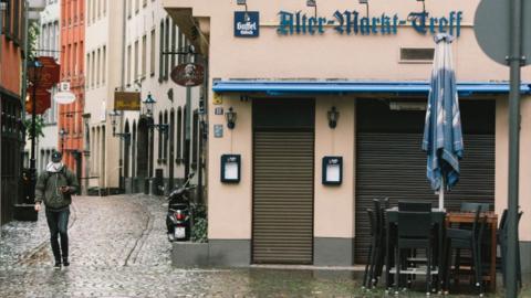 Empty streets in Cologne, 29 Oct 20