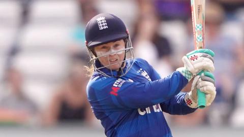 Tammy Beaumont plays a shot