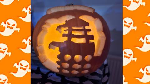 A Dalek is carved into a pumpkin