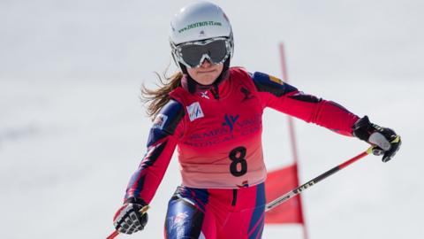 Jasmin Taylor in action at the 2016 steamboat springs fis telemark world cup