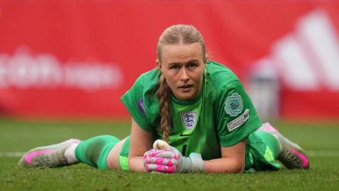 England keeper Hannah Hampton on the floor