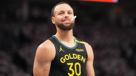 Steph Curry during the Golden State Warriors' game against the Minnesota Timberwolves 
